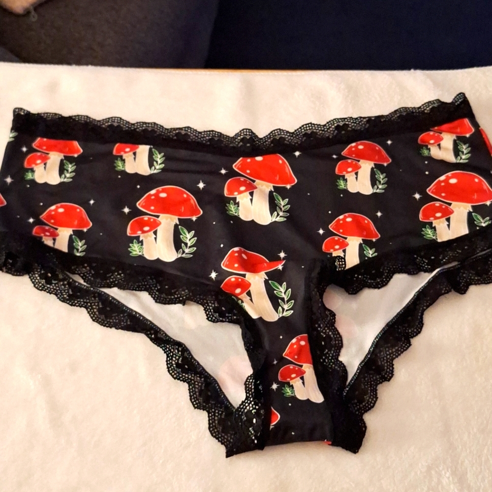 Black w red mushrooms silky women's XL panties